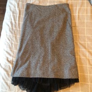 Classic looking pencil/mermaid skirt with detailed tulle!